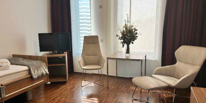 Patienteneinzelzimmer auf der psychosomatischen Station Katharina im Alexius/Josef Krankenhaus