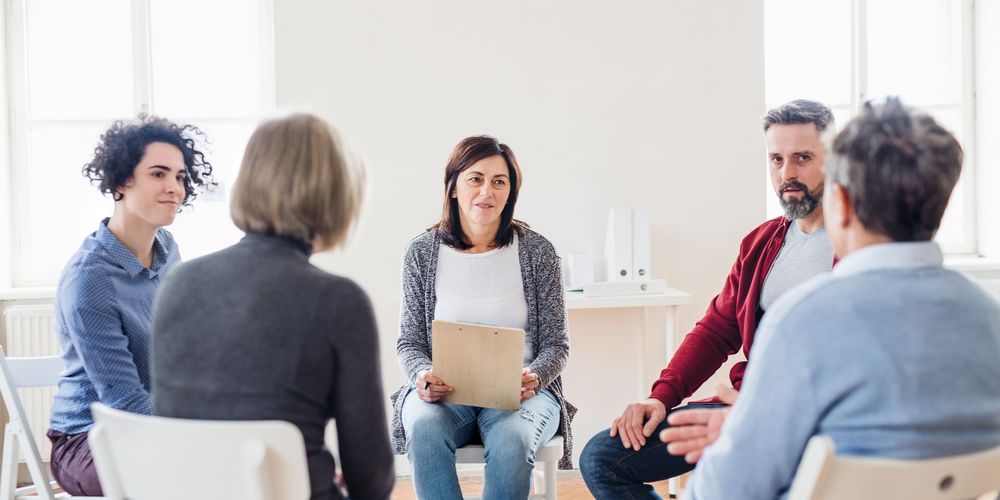 Multiprofessionelle Teamsitzung im Alexius/Josef Krankenhaus