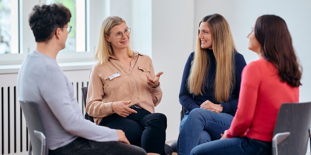 Gruppentheraoiesitzung in der Ambulanz für Psychosomatische Medizin und Psychotherapie im Alexius/Josef Krankenhaus