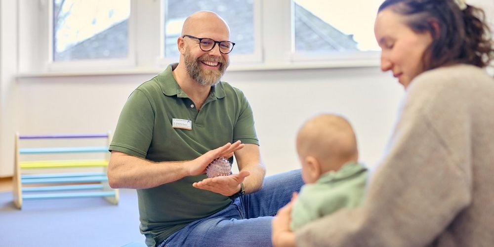 Mutter-Vater-Kind-Behandlung_Neuss_Therapie mit Kind