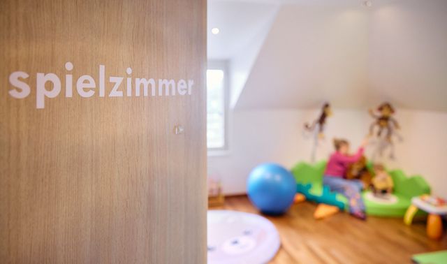 Das Spielzimmer kann von Müttern und Vätern und ihren Kindern genutzt werden